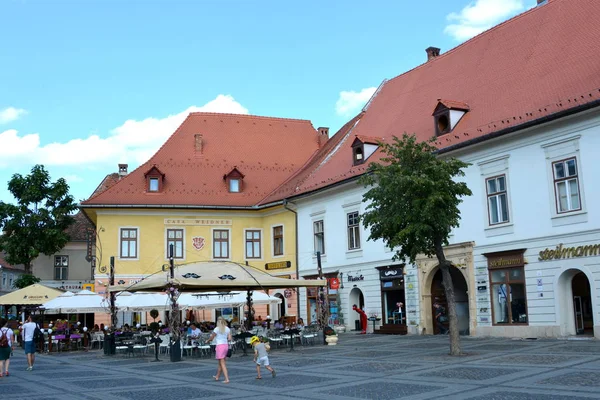 Paisagem urbana típica da cidade Sibiu, Transilvânia — Fotografia de Stock