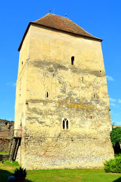 Calnic、トランシルヴァニアのサクソン人の教会が中世に要塞化されました。 — ストック写真