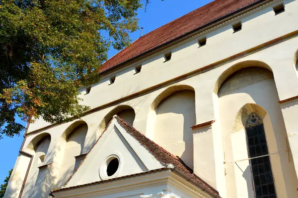 Middeleeuwse versterkte Angelsaksische kerk Saschiz Keisd, Transsylvanië, Roemenië — Stockfoto