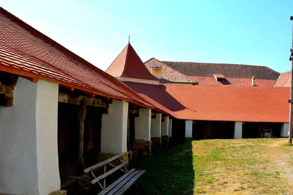 Igreja de saxão medieval fortificada em Dirjiu, Transilvânia — Fotografia de Stock