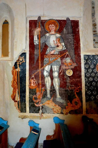 Ícones incomuns na igreja medieval de saxões fortificados em Dirjiu, Transilvânia, Romênia — Fotografia de Stock