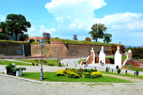 Fortaleza medieval Alba Iulia, Transilvânia . — Fotografia de Stock