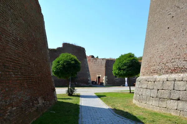 Fortaleza medieval Alba Iulia, Transilvânia . — Fotografia de Stock