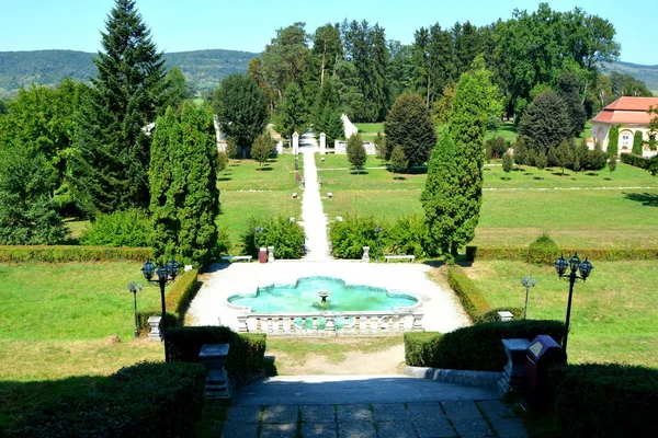 Park od barona von Brukenthal palác ve městě Avrig, Transylvánie — Stock fotografie