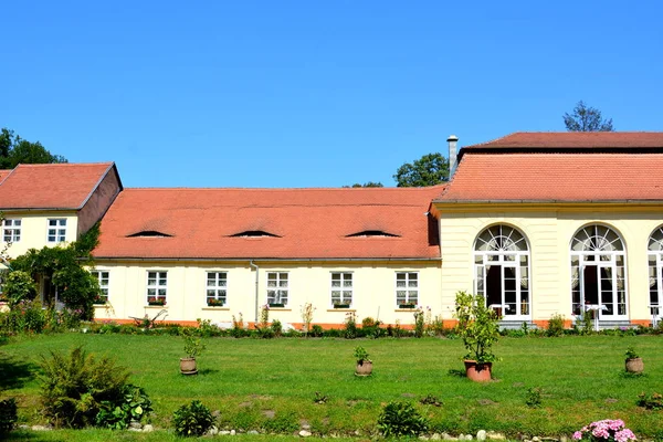 Park of Baron von Brukenthal Palace in Avrig, Transylvania — Stock Photo, Image