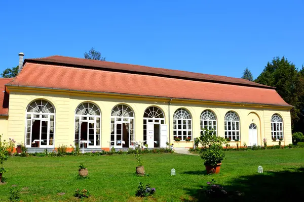 Parque del Barón von Brukenthal Palace en Avrig, Transilvania —  Fotos de Stock