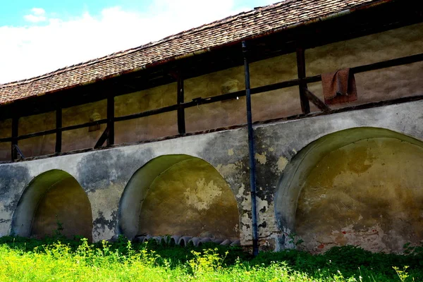 Igreja medieval fortificada em Vineyard Valley, Transilvânia — Fotografia de Stock