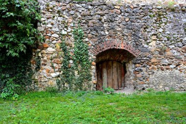 Avlu. Ortaçağ kilise Cristian, Transilvanya güçlendirilmiş