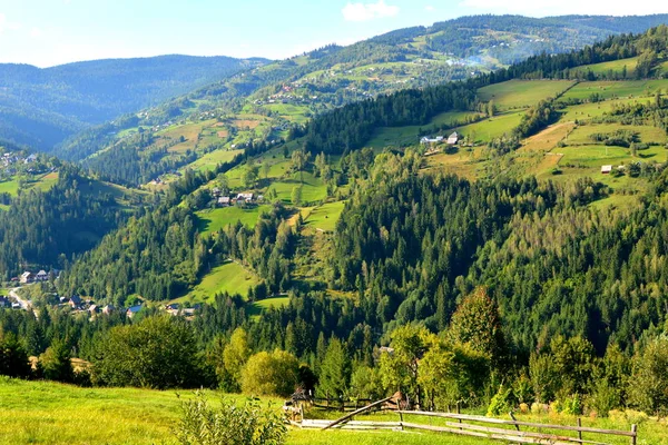 Пейзаж у горах Apuseni, Трансільванії — стокове фото