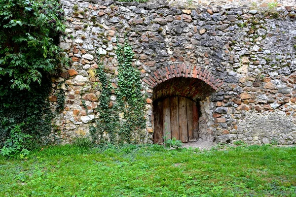 Avlu. Ortaçağ kilise Cristian, Transilvanya güçlendirilmiş