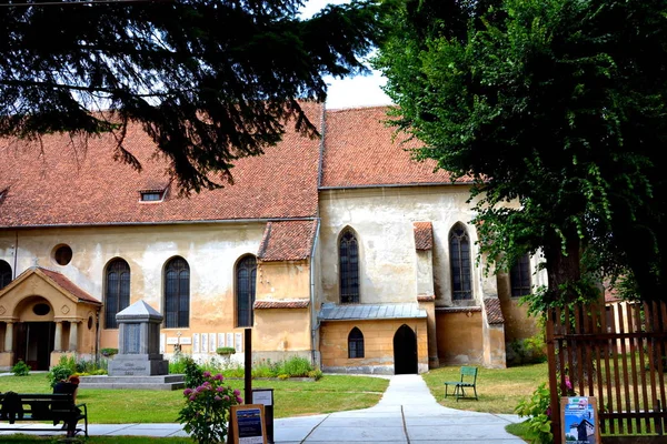 Befestigte mittelalterliche sächsische Kirchenglocken, die größte im Burgenland historische Region, Siebenbürgen, Rumänien. — Stockfoto