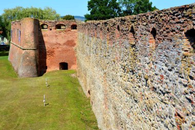Eski ortaçağ kalesi şehrin Fagaras