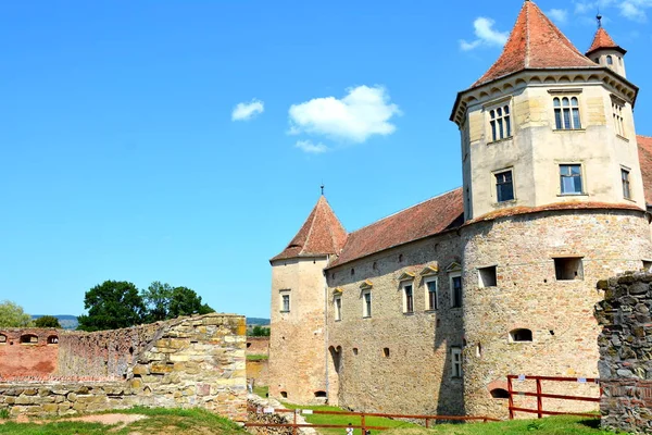 Fortaleza medieval velha na cidade Fagaras — Fotografia de Stock