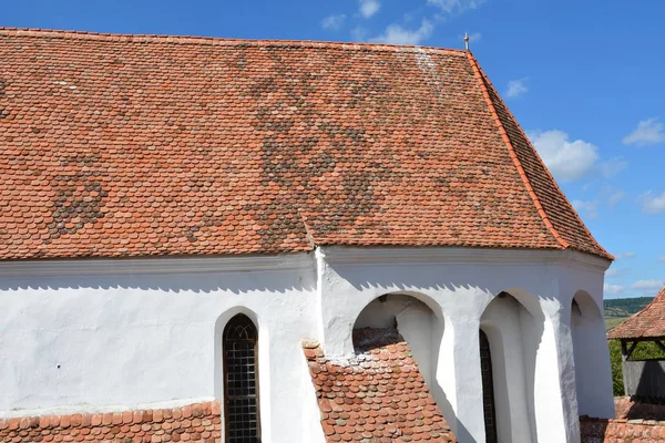 Befästa medeltida saxisk kyrka i byn Viscri, Transsylvanien, Rumänien — Stockfoto