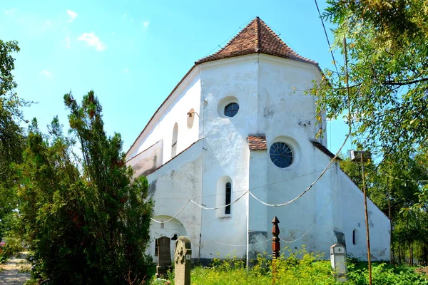 Oude middeleeuwse Saksische evangelic kerk in Halmeag (Transsylvanië) — Stockfoto