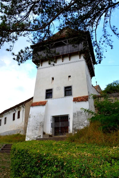 Eglise saxonne médiévale fortifiée d'Ungra, commune du comté de Brasov, Roumanie — Photo