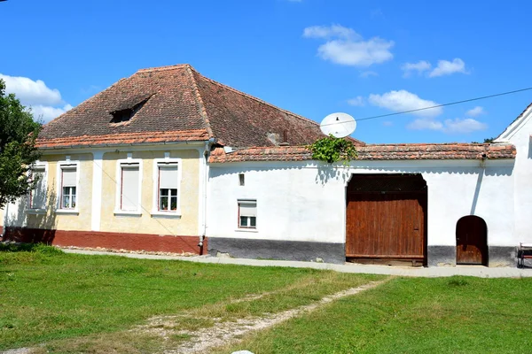 Casa típica en el pueblo Crit-Kreutz, Transilvania, Rumania —  Fotos de Stock