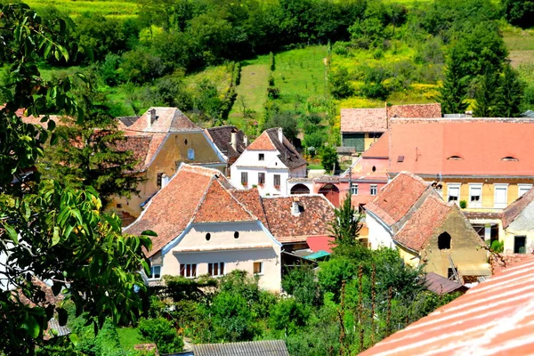 Casas típicas na aldeia de saxon Biertan, Transilvânia, Roménia — Fotografia de Stock