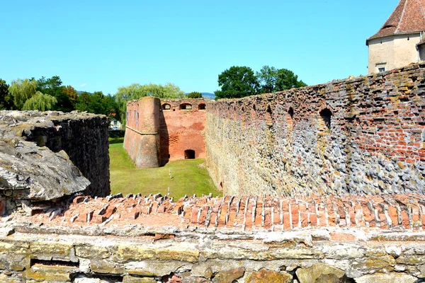 Fortaleza medieval Fagaras, Transilvânia. Museu da fortaleza . — Fotografia de Stock