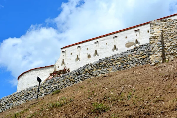 Feldioara 村的中世纪条顿骑士团要塞 — 图库照片