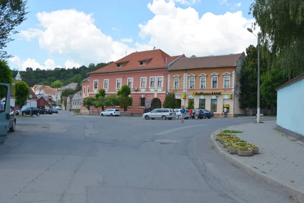 Paisaje urbano típico de la ciudad Rupea, Reps, Transilvania — Foto de Stock