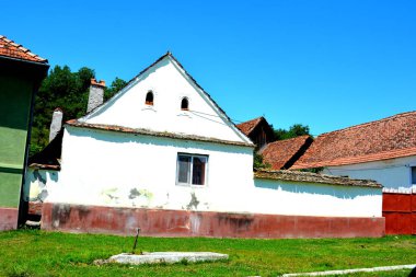 Tipik evleri Sakson Köyü Ungra, Transilvanya, Romanya