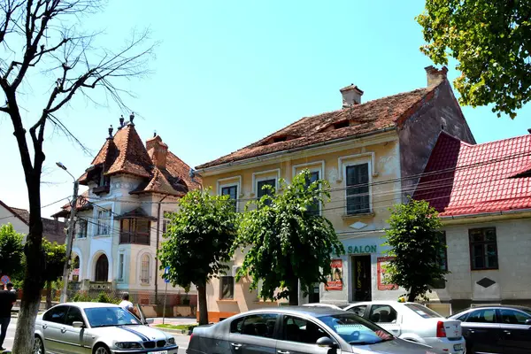 Typical urban landscape in the city Fagaras, Transylvania — Stock Photo, Image