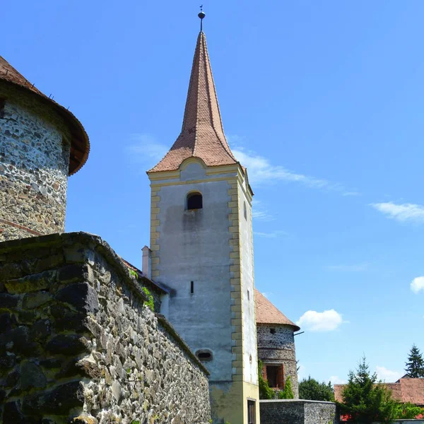 Reconstrucción fantástica de un palacio medieval en el pueblo de Racos, Transilvania . —  Fotos de Stock
