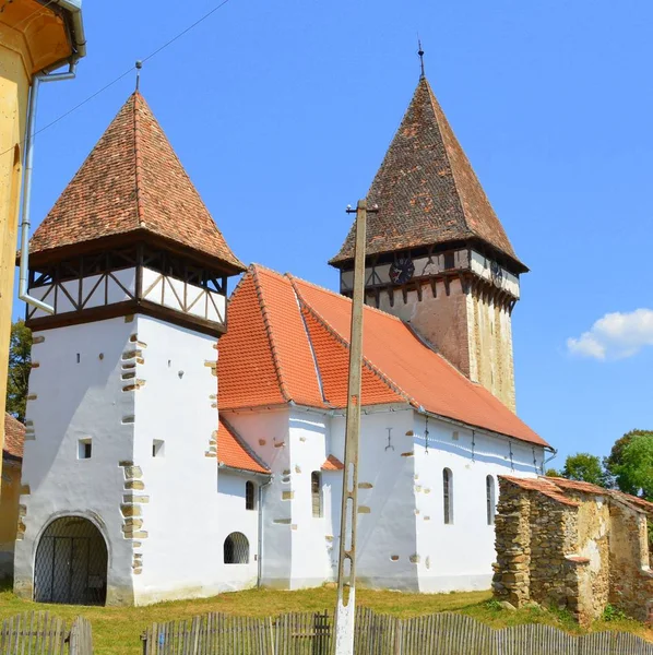 Befestigte mittelalterliche sächsische evangelische Kirche in Veseud, Zied, Transsilvanien, Rumänien — Stockfoto