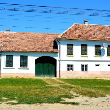 Tipik kırsal manzara ve köylü evlerde Merghindeal - Mergenthal Köyü, 