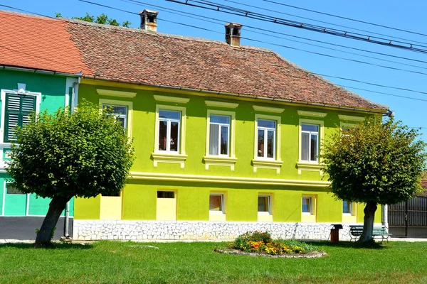 Tipik kırsal manzara ve köylü evlerde Merghindeal - Mergenthal Köyü, 