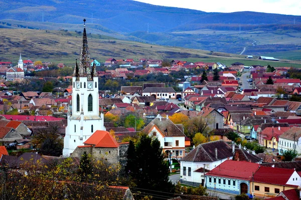 Romanya 'nın Transilvanya, Garbova kentindeki tipik kırsal alan ve köylü evleri. Yerleşim yeri Sakson koloniciler tarafından 12. yüzyılın ortalarında kuruldu.