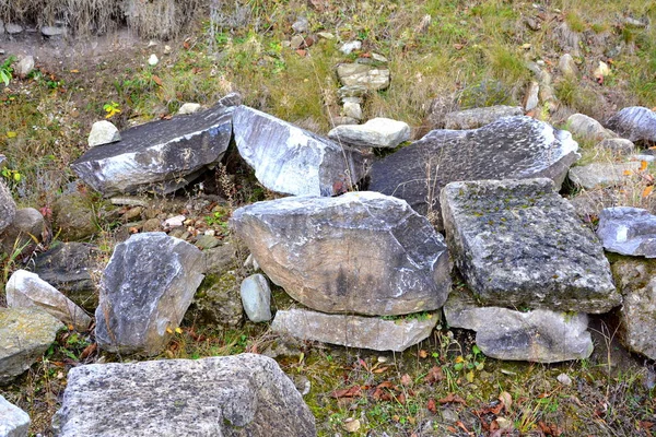 Romanya Nın Sarmisegetusa Regia Kentindeki Eski Roma Kalesinin Kalıntıları Iki — Stok fotoğraf