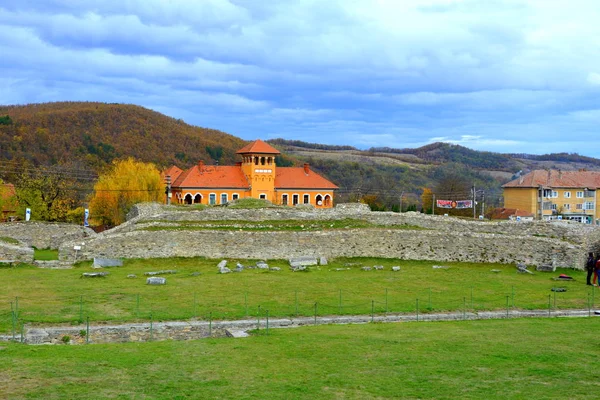 Romanya 'nın Sarmisegetusa Regia kentindeki eski Roma kalesinin kalıntıları, iki bin yıl önce.
