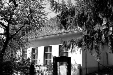 Alma Vii (Almen) Transilvanya, Romanya'da tipik kırsal peyzaj ve köylü evleri. Yerleşim Sakson kolonistleri tarafından 12.