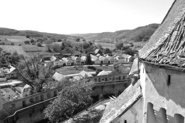 Alma Vii (Almen) Transilvanya, Romanya'da tipik kırsal peyzaj ve köylü evleri. Yerleşim Sakson kolonistleri tarafından 12.