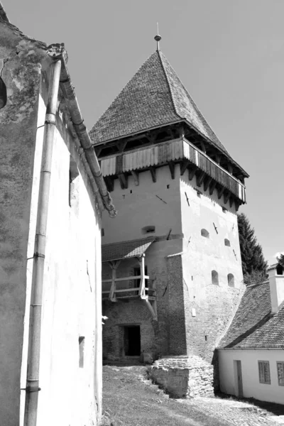 在罗马尼亚特兰西瓦尼亚的阿尔玛七世 阿尔门 村加固了中世纪撒克逊福音教会 该定居点由撒克逊殖民者在12世纪中叶建立 — 图库照片