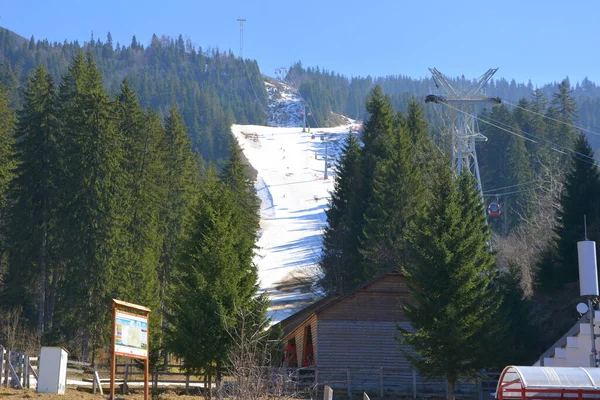 Yol Kış Turistik Istasyonuna Poiana Brasov Uzaklıkta Brasov Transilvanya Romanya — Stok fotoğraf