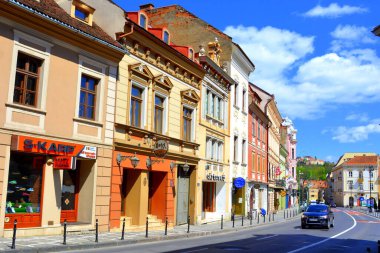 Ölüm zamanı geldi. Romanya 'nın Transilvanya kentinde, ülkenin merkezinde yer alan Brasov kentinin tipik kentsel manzarası