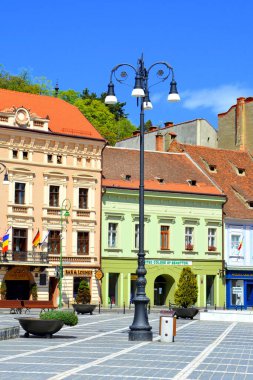 Ölüm zamanı geldi. Romanya 'nın Transilvanya kentinde, ülkenin merkezinde yer alan Brasov kentinin tipik kentsel manzarası