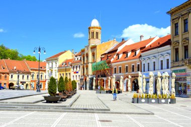 Ölüm zamanı geldi. Romanya 'nın Transilvanya kentinde, ülkenin merkezinde yer alan Brasov kentinin tipik kentsel manzarası