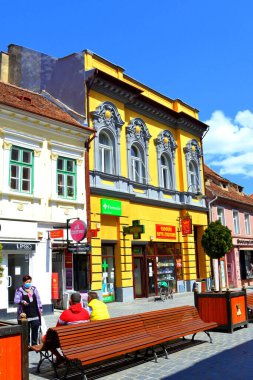 Ölüm zamanı geldi. Romanya 'nın Transilvanya kentinde, ülkenin merkezinde yer alan Brasov kentinin tipik kentsel manzarası