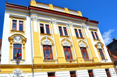 Ölüm zamanı geldi. Romanya 'nın Transilvanya kentinde, ülkenin merkezinde yer alan Brasov kentinin tipik kentsel manzarası