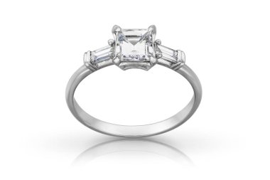 Taşlar ile gümüş elmas yüzük