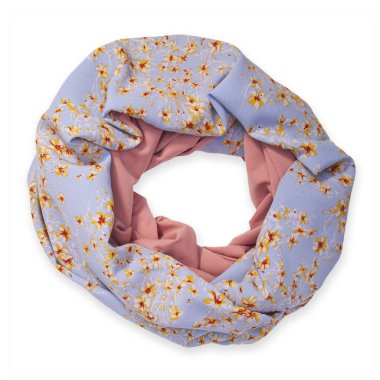 Beyaz arka plan üzerinde izole eşarp. Üstten Görünüm