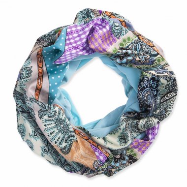 Beyaz arka plan üzerinde eşarp üstten görünüm izole eşarp