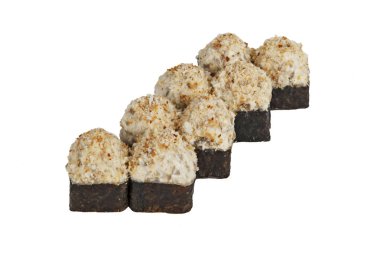 Suşi beyaz arka planda yuvarlanıyor..