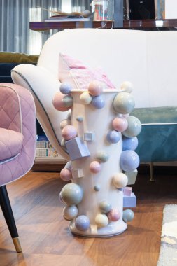 Yumurta şeklinde çiçek vazo.