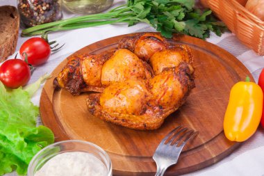 Et ve sosis taze ve hazır et ayarla. Sığır eti, domuz eti, tuzlanmış domuz yağı ve sosis ve salam sosis.