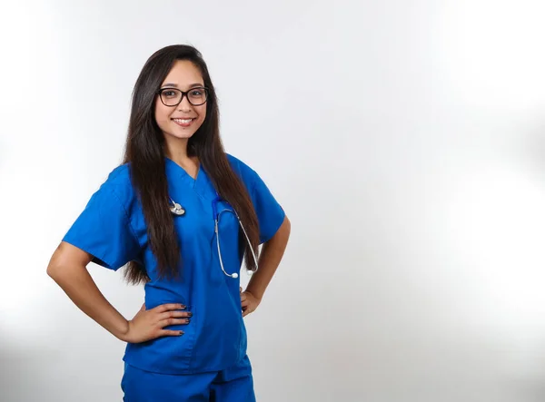 Eine Krankenschwester Mit Brille Begrüßt Ihre Patientin — Stockfoto